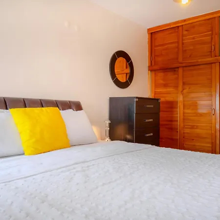 Willa Spacious With Garden 3 Min To