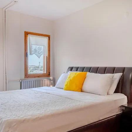 Spacious With Garden 3 Min To