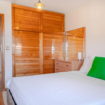 Spacious With Garden 3 Min To Villa Çeşme