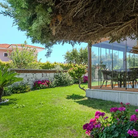 Spacious With Garden 3 Min To Willa Çeşme